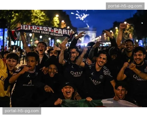 法国警方通报:已逮捕马赛队极端球迷组织“南看台”数名头目 法国警方通报:已逮捕马赛队极端球迷组织“南看台”数名头目