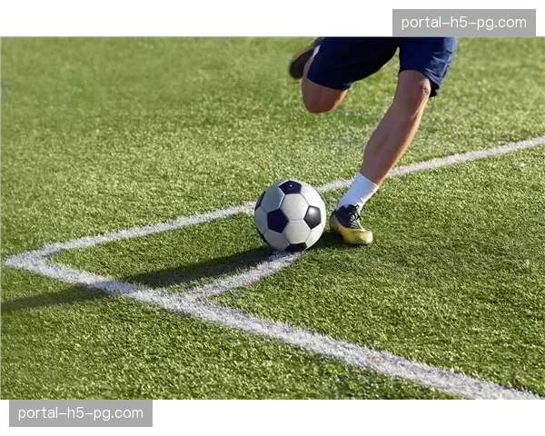 调查报道:揭秘足球装备商如何为“速度型边锋”研发新款球鞋以优化突破爆发力